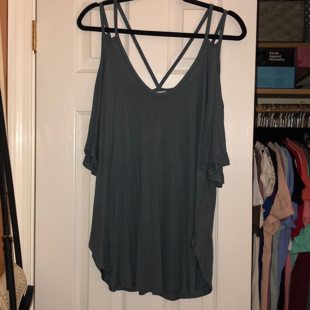 Open shoulder shirt